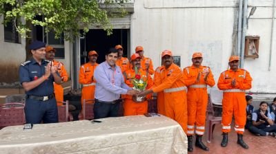 NDRF team visited Nav Krishna Valley School English Medium &  demonstrated different skills & techniques to be used to rescue during disasters situations.
How  flood situation to be faced.