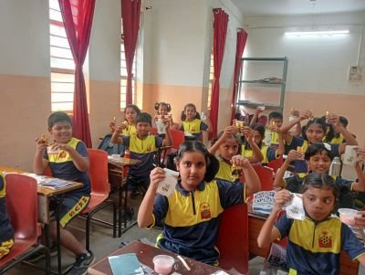 Science lab practical doing 4th std students