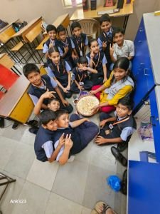 Nav Krishna Valley school celebration bag less day in school making different different things 